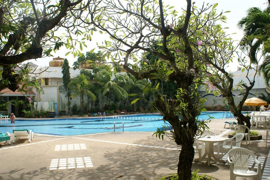 Royal Twins Palace Hotel Pattaya Exterior foto