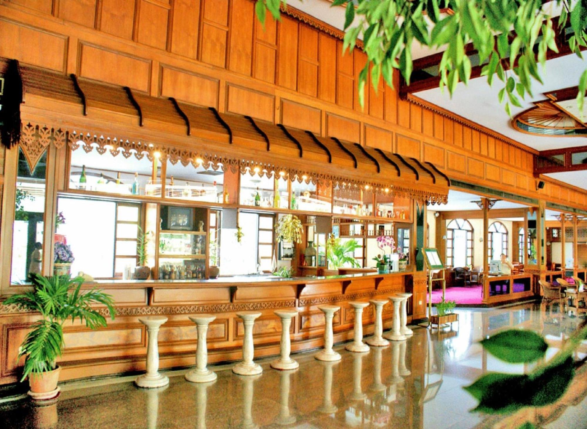 Royal Twins Palace Hotel Pattaya Exterior foto