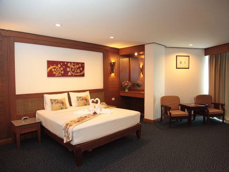 Royal Twins Palace Hotel Pattaya Exterior foto