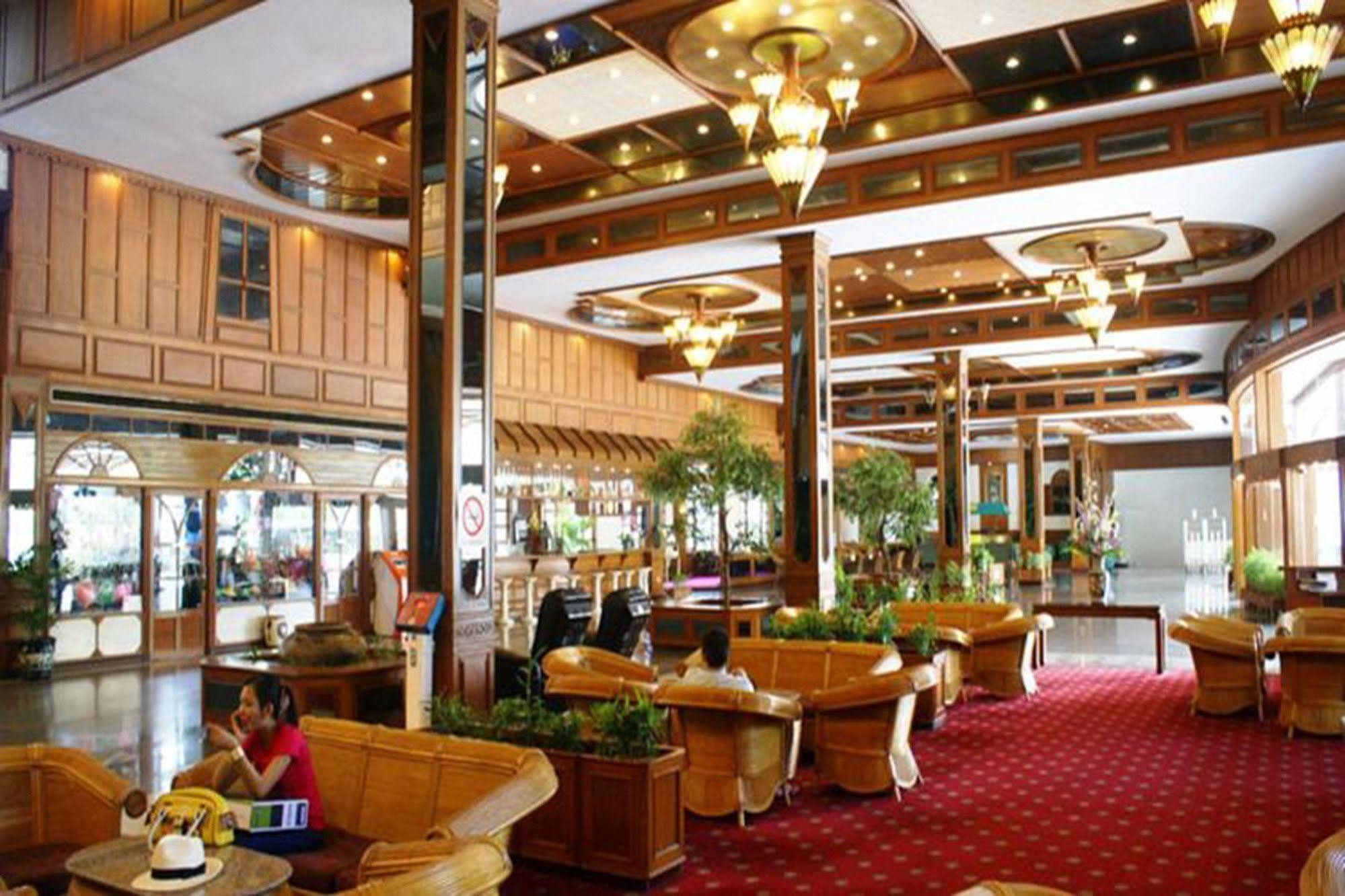 Royal Twins Palace Hotel Pattaya Exterior foto